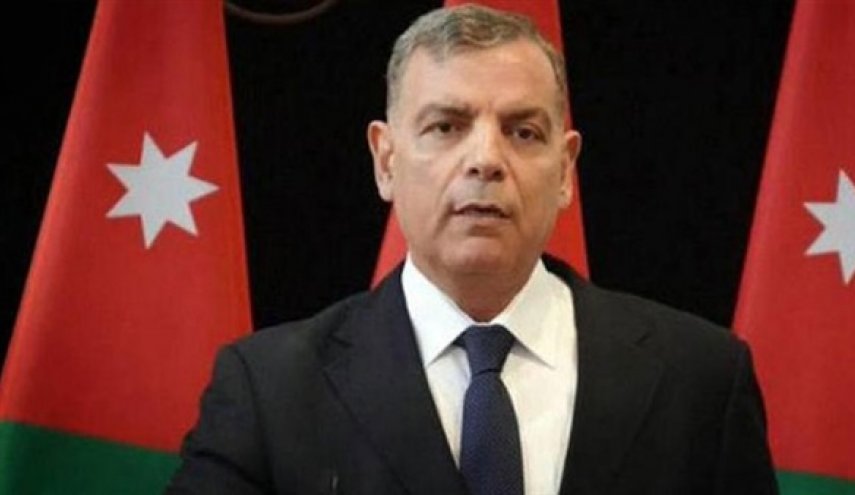 وزير الصحة الأردني يعلن حظر السفر إلى سوريا ولبنان
