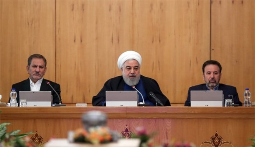 مجلس الوزراء الايراني يبحث تعزیز خطط اللجنة الوطنية لمكافحة كورونا