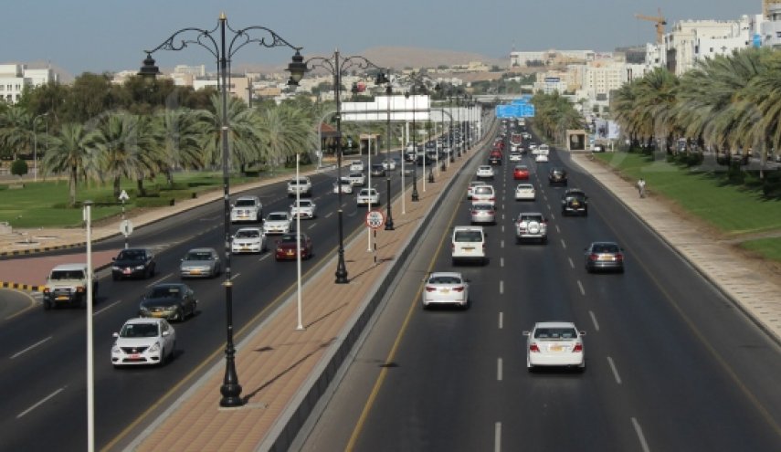 إيقاف جميع وسائل النقل العام في سلطنة عمان من الغد