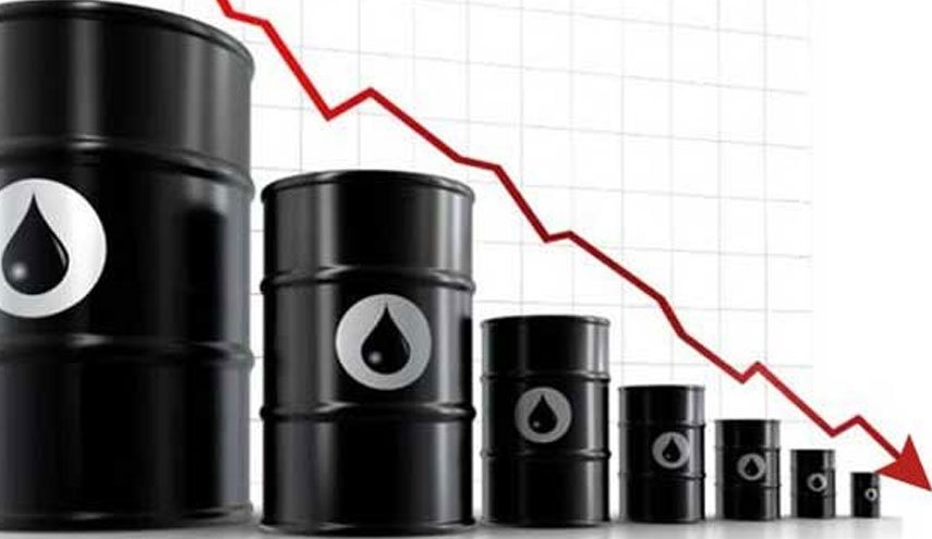 سیر نزولی بازار نفت رکورد 18 ساله را شکست/ بهای نفت به بشکه ای ۲۲ دلار رسید