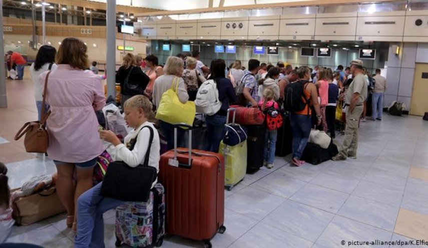 نحو ألفي روسي عالقون في مصر نتيجة إلغاء الرحلات الجوية بين البلدين بسبب كورونا