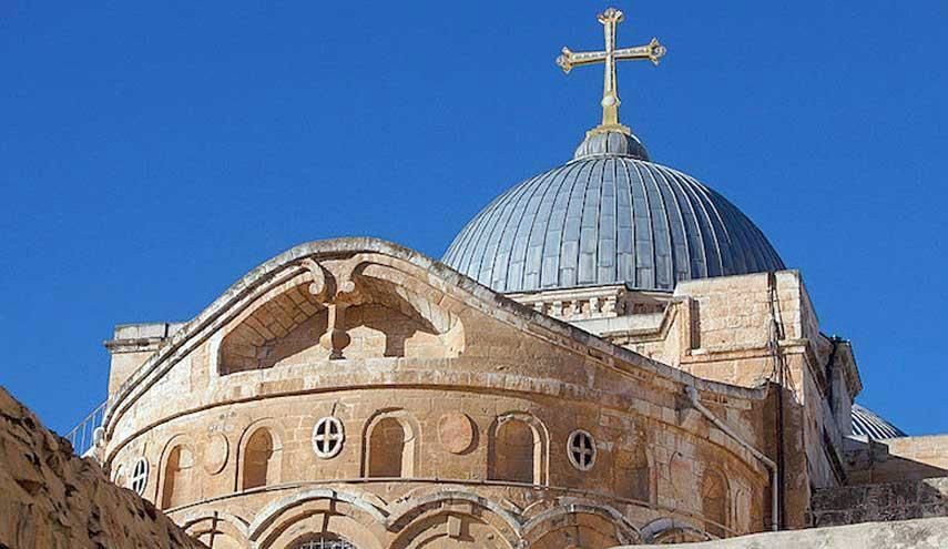 الكنائس تعلق الصلوات والقداديس في سوريا ولبنان