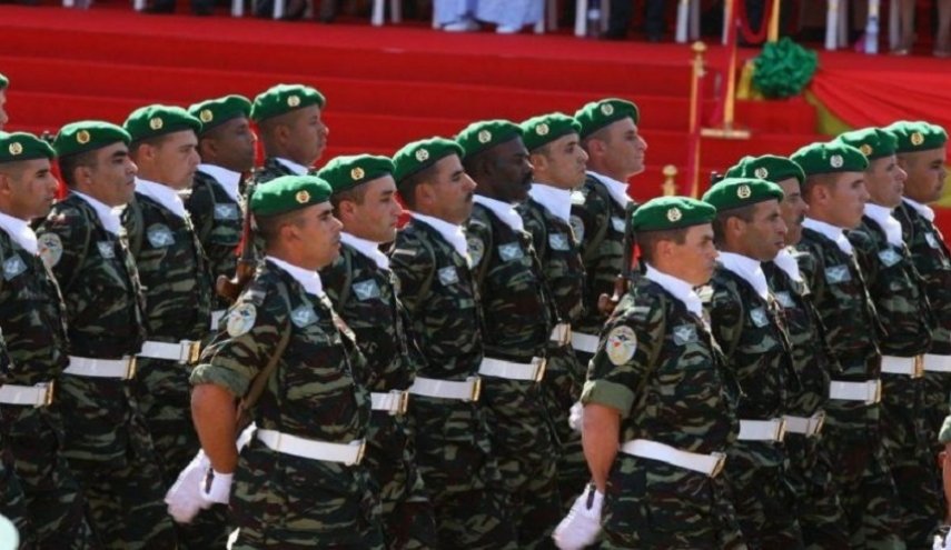 الجيش المغربي ينتشر لمنع تنقل المواطنين بسبب كورونا