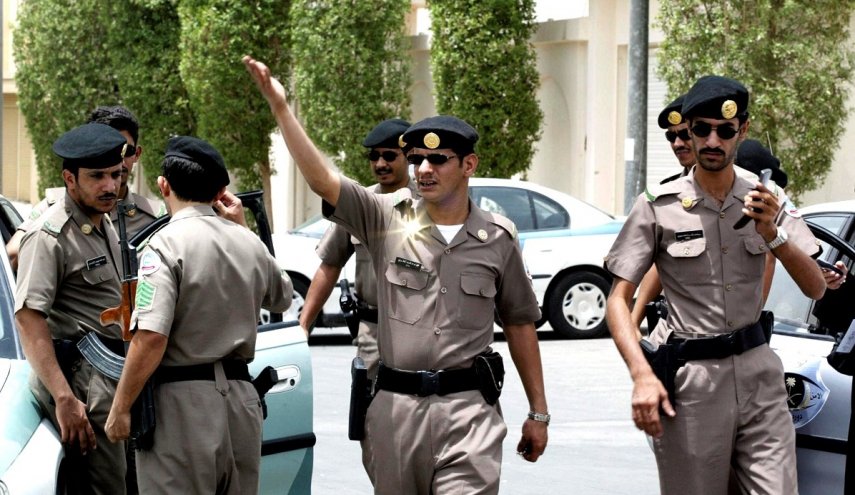 الشرطة السعودية تطارد كل من ينشر معلومات عن كورونا