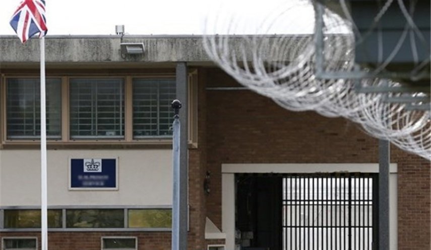 گاردین: انگلیس مانند ایران زندانیان را آزاد کند