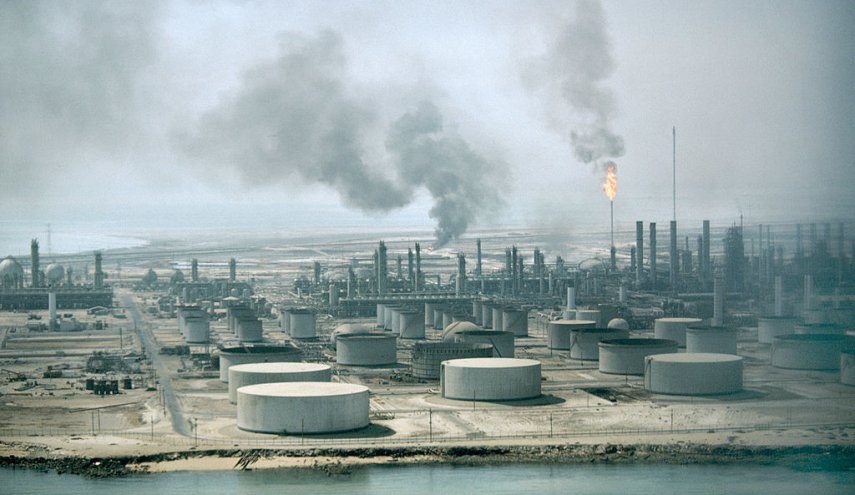 عربستان گفت وگو با روسیه درباره توازن در بازار نفت را تکذیب کرد