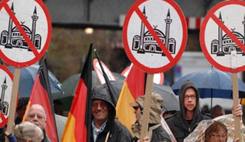 روزنامه آلمانی: سال گذشته 871 مورد حمله به مسلمانان گزارش شده است