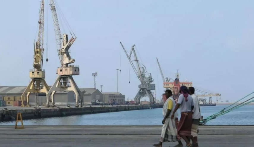اليمن..وصول سفينتين محملتين بالقود الى ميناء الحديدة