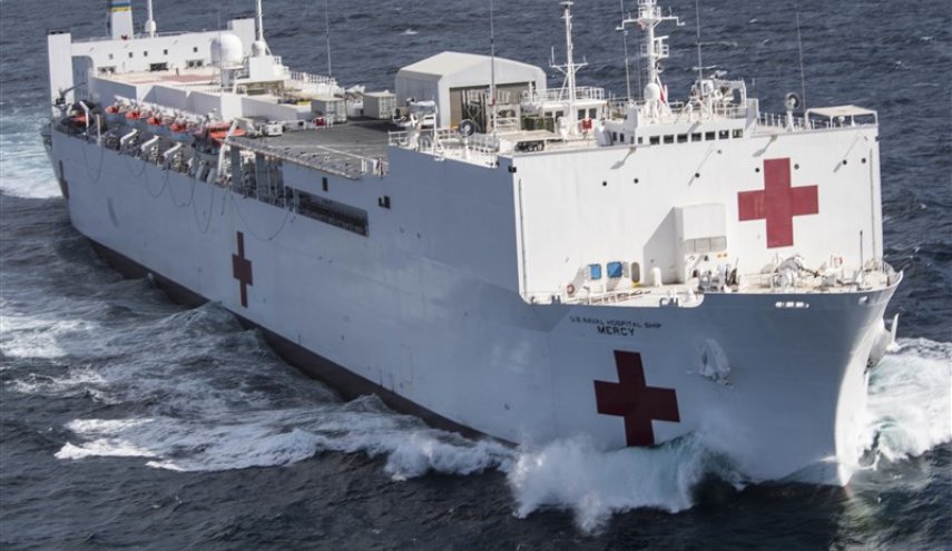 ورود کشتی بیمارستانی ارتش آمریکا به نیویورکِ بحران‌زده