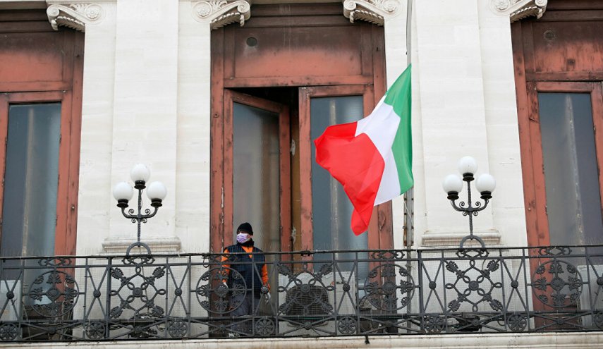 إيطاليا تنكس أعلامها حدادا على ضحايا فيروس كورونا