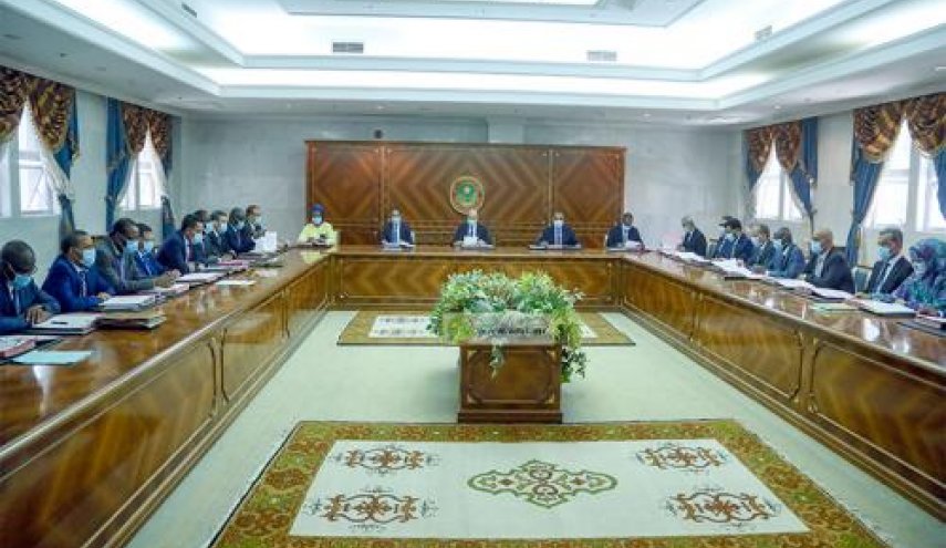 جلسة استثنائية للحكومة الموريتانية بالكمامات والمسافات
