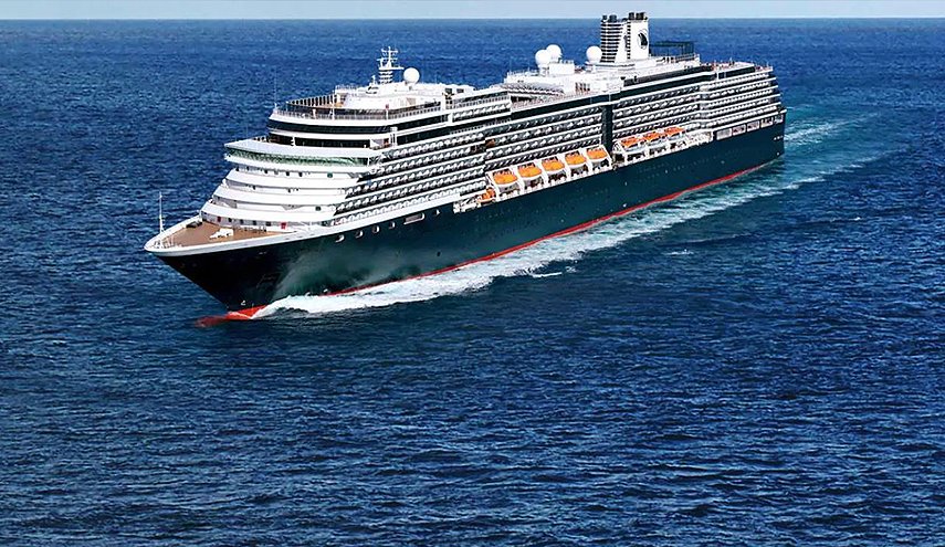 نزول ركاب السفينة الحائرة 'زاندام' السياحية في ميناء بفلوريدا