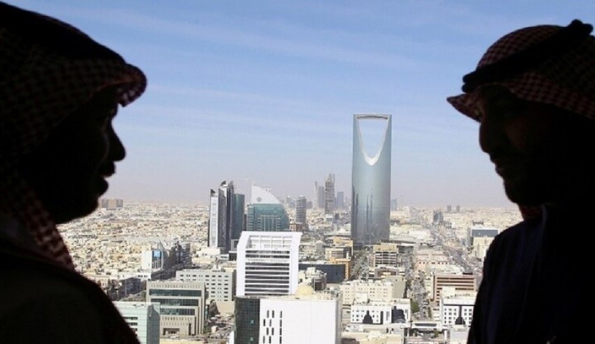 السعودية تفرض حظر تجوال في عدد من المدن