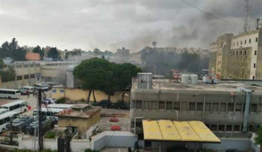 الجيش اللبناني: اصابة ضابط و12 عسكريا أمام سجن القبة