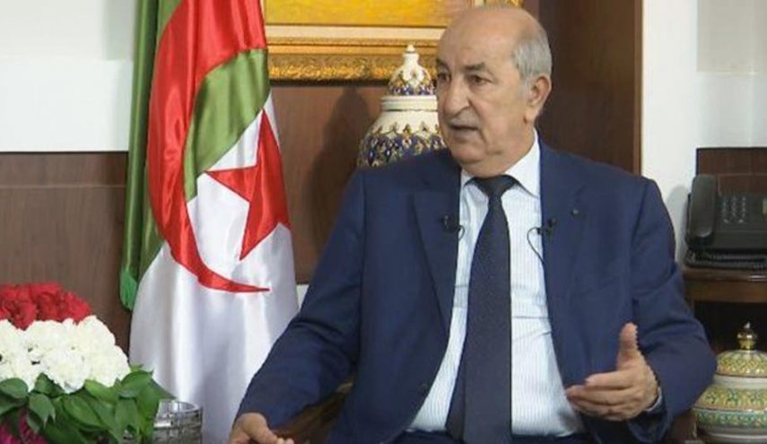 الجزائر تحضر موازنة تكميلية لمواجهة انهيار أسعار النفط 