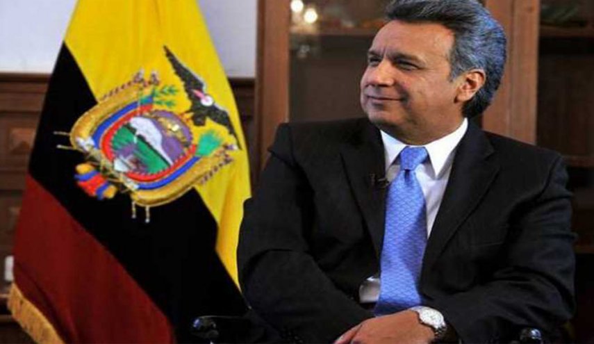 رئيس الإكوادور يخفض مرتبه ومرتبات وزرائه بسبب فيروس كورونا
