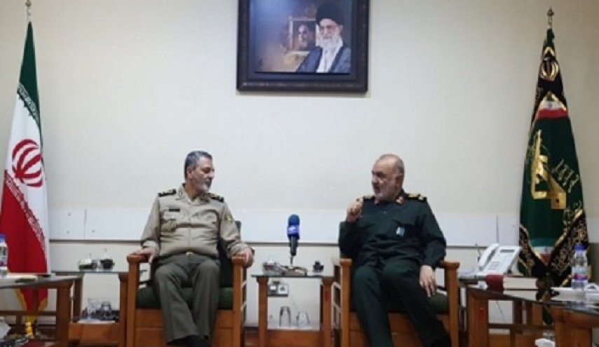 سرلشکر سلامی: ارتش و سپاه در تقویت بازدارندگی و اقتدار کشور لحظه‌ای درنگ نخواهند کرد