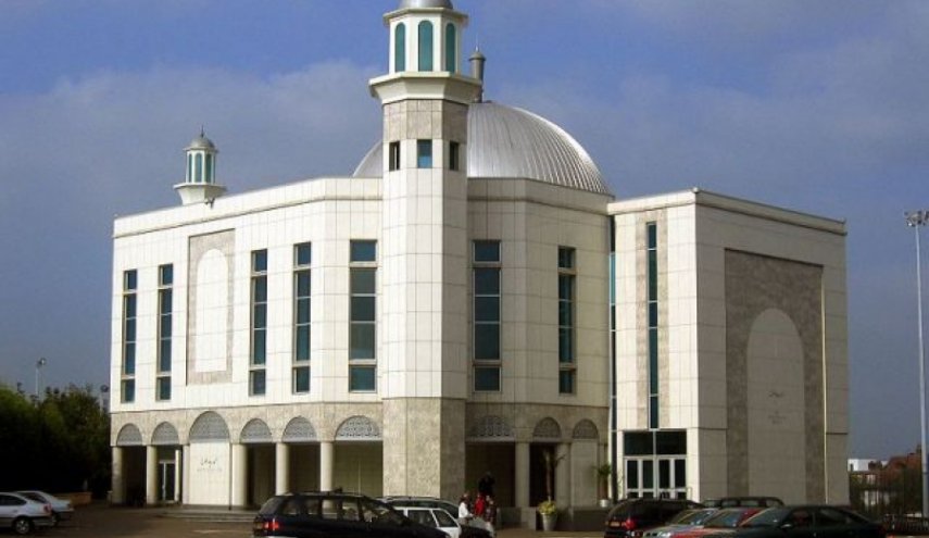 مسجدی در انگلیس به درمانگاه بیماران کرونایی تبدیل می شود+عکس