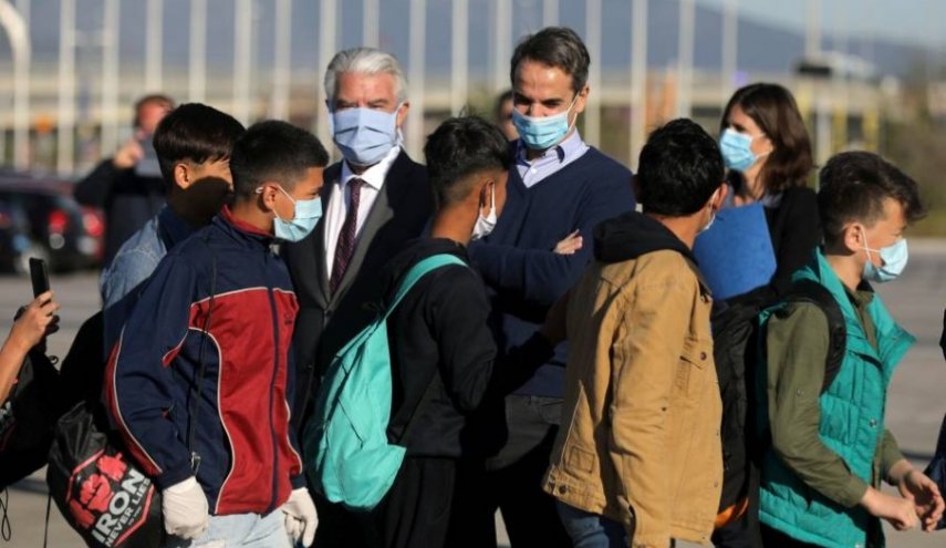 ألمانيا.. وصول أول دفعة من الأطفال اللاجئين من مخيمات اليونان