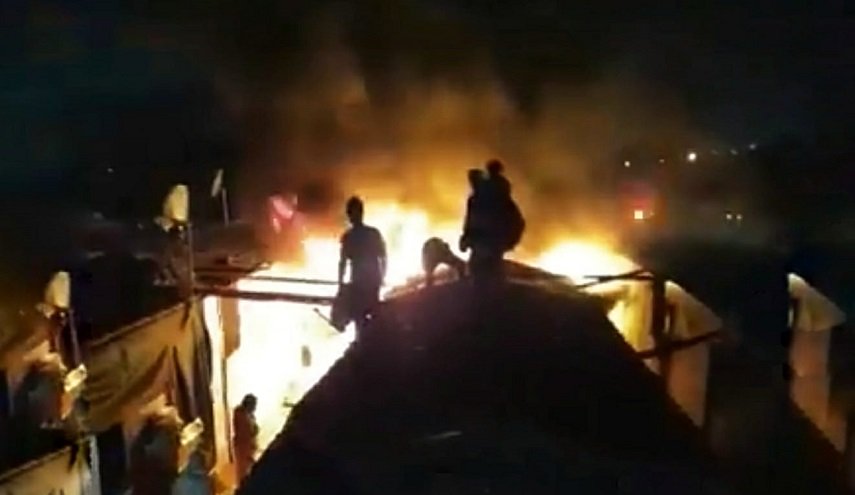 اليونان.. حريق كبير في مخيم بعد وفاة 