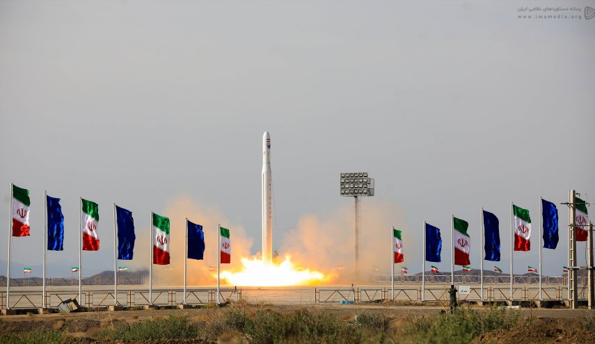 صحيفة عبرية تعترف بتقدم إيران في مجال الفضاء