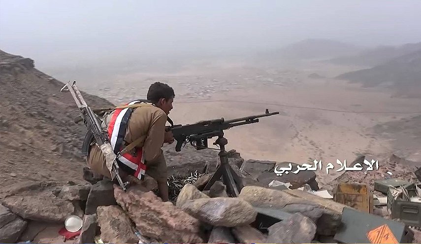 الجيش اليمني يسيطر على معسكر اللبنات الإستراتيجي