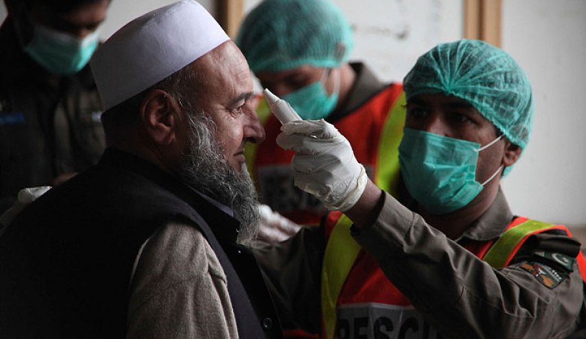 أطباء يضربون عن الطعام في باكستان احتجاجا على نقص مستلزمات الوقاية من كورونا