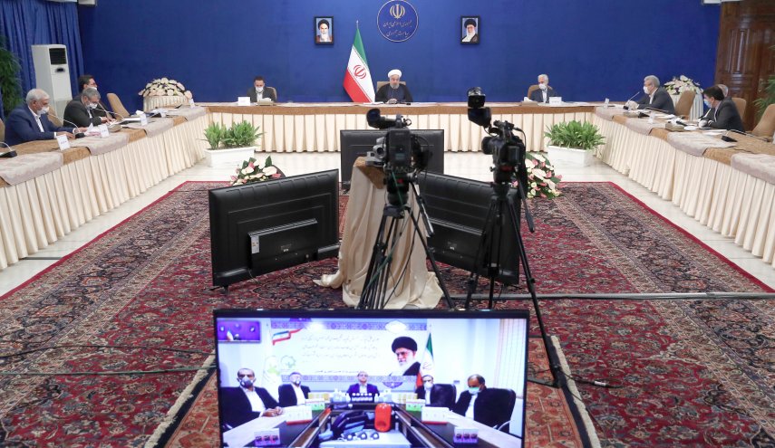 روحانی: تامین نیازها در حوزه تجهیزات بیماری کرونا و فراهم کردن زمینه صادرات این تجهیزات، نمایش غیرت مومنانه ملی یک کشور بود