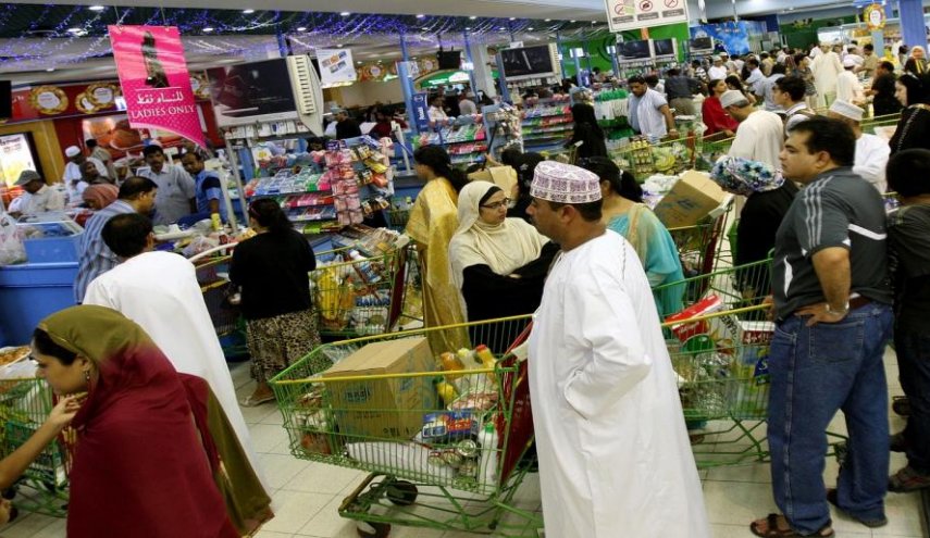سلطنة عمان تقرر فتح أنشطة تجارية وإعادة شركات الصرافة