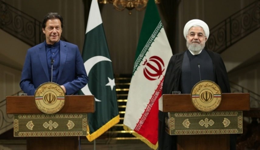 روحانی خواستار بازگشایی مرزها جهت تبادل کالا و تجارت با پاکستان شد؛ عمران خان استقبال کرد