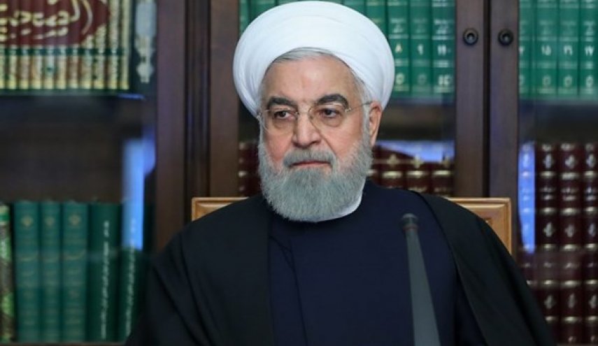 روحاني يؤكد ضرورة دفع رواتب الموظفين والمتقاعدين في مواعيدها