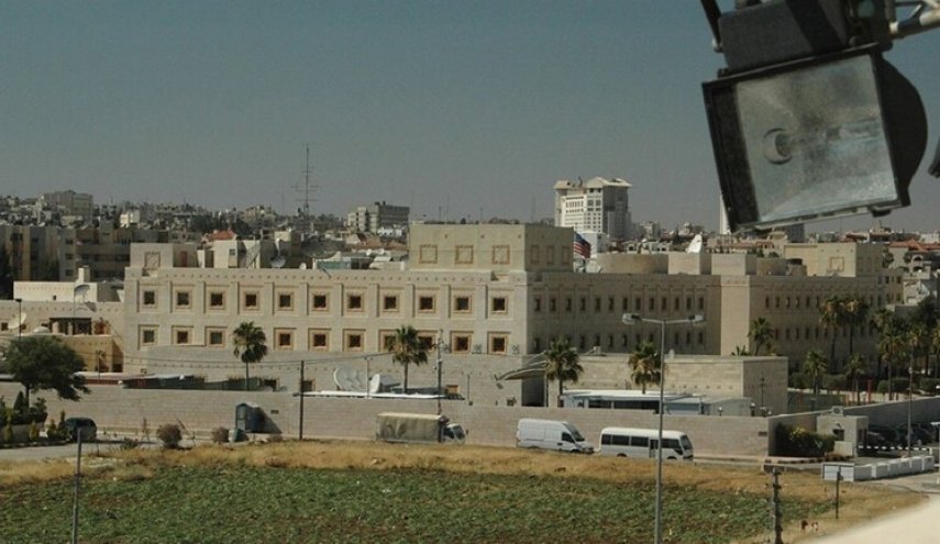 عنصر في الأمن الأردني يطلق النار في محيط السفارة الأمريكية