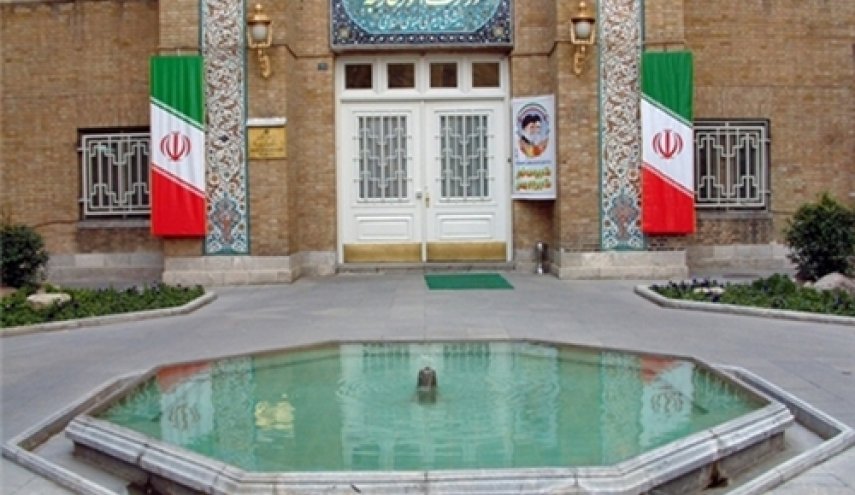 إيران: أمريکا تمنع الدواء عن ضحايا الهجمات الكيمياوية