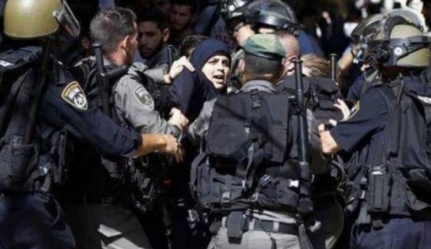 قوات الاحتلال الاسرائيلي تهاجم المصلين في المسجد الإبراهيمي