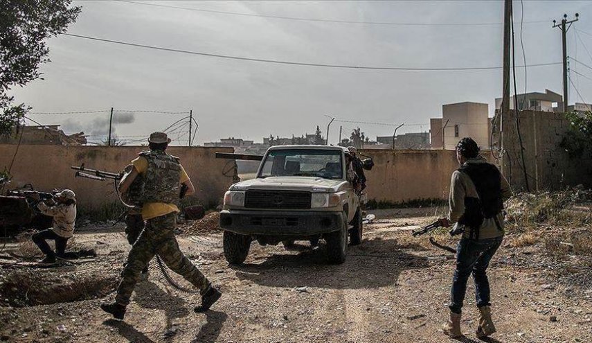 ليبيا.. قوات حفتر تقصف العاصمة طرابلس وتقتل مدنيين