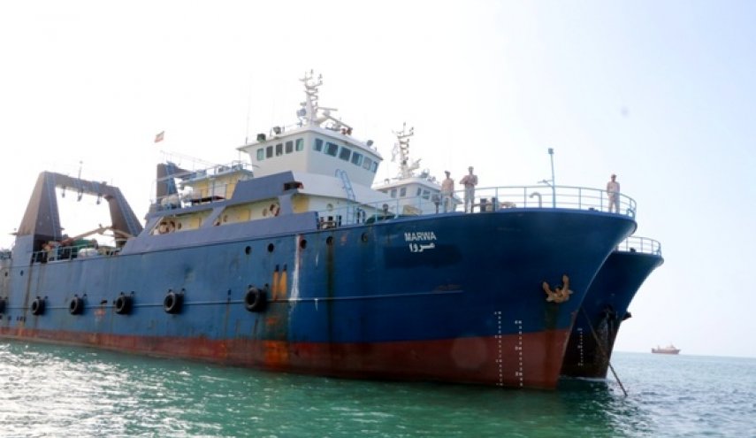 توقیف 4 فروند کشتی صید ترال در بندرعباس