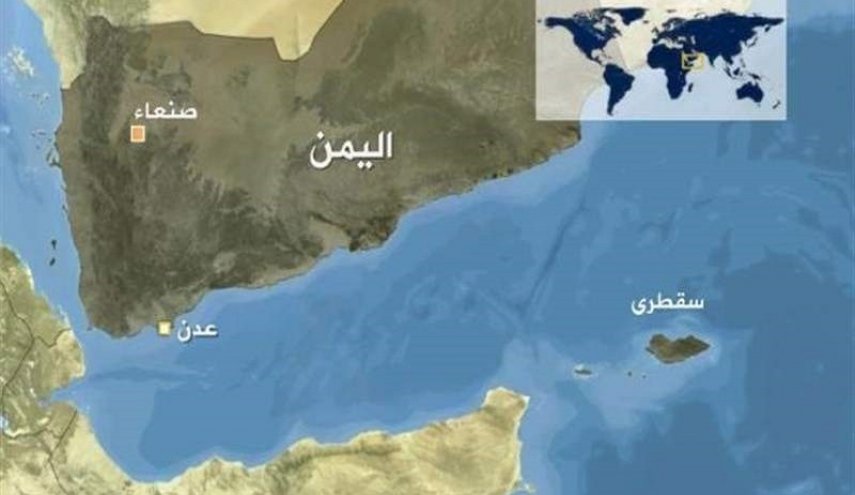 قوات حكومة هادي تمنع سفينة إماراتية من الرسو في سقطرى