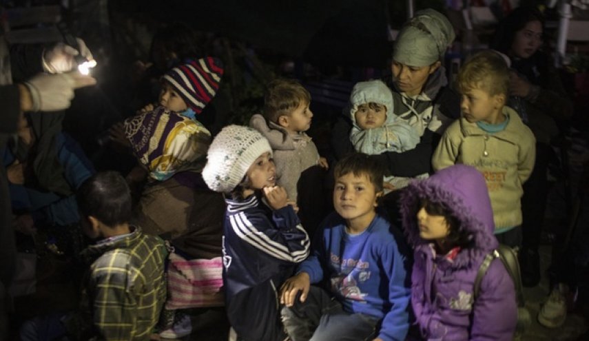 سويسرا تستضيف 23 طفلا من مخيمات المهاجرين اليونانية
