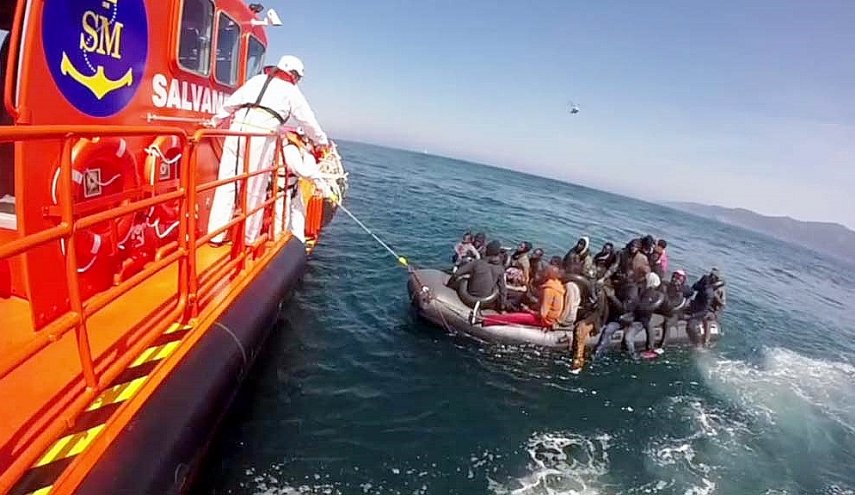إنقاذ 49 مهاجرا قبالة ساحل جزيرة جران كناريا الإسبانية