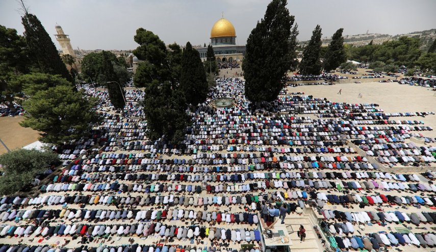 غزة: فتح المساجد لأداء صلاة الجمعة فقط و صلاة عيد الفطر