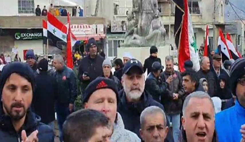 اعتراض اهالی جولان اشغالی به طرح رژیم اشغالگر برای مصادره زمین‌های سوریه
