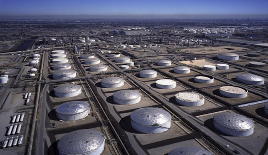 هبوط مخزونات النفط الأمريكية الى 4.8 مليون برميل الأسبوع الماضي
