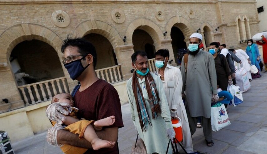 ارتفاع الوفيات والإصابات بكورونا في باكستان بعد رفع القيود