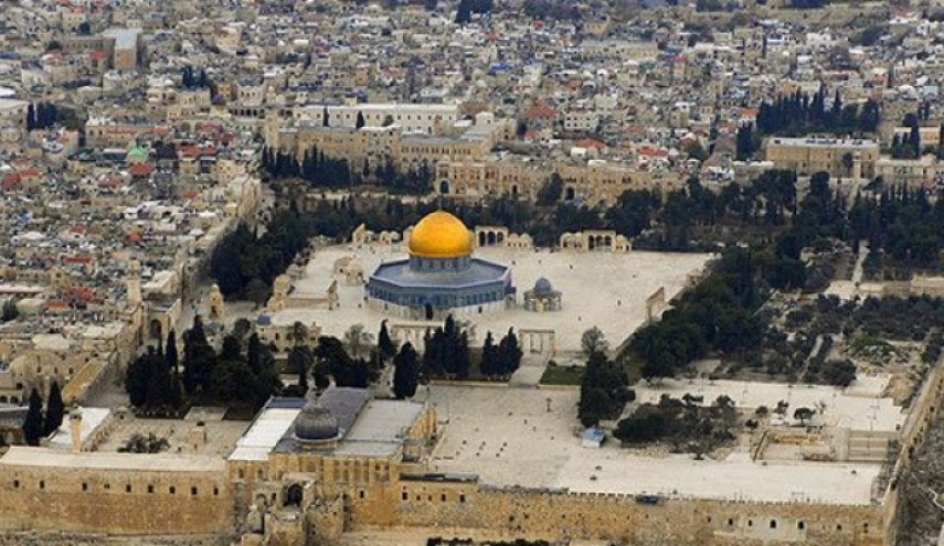 الحركة الإسلامية في القدس تدعو للحشد والصلاة على أبواب الأقصى
