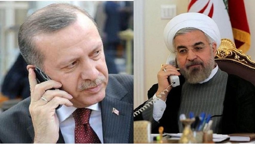  روحاني واردوغان يؤکدان ضرورة اعادة فتح الحدود بين البلدين