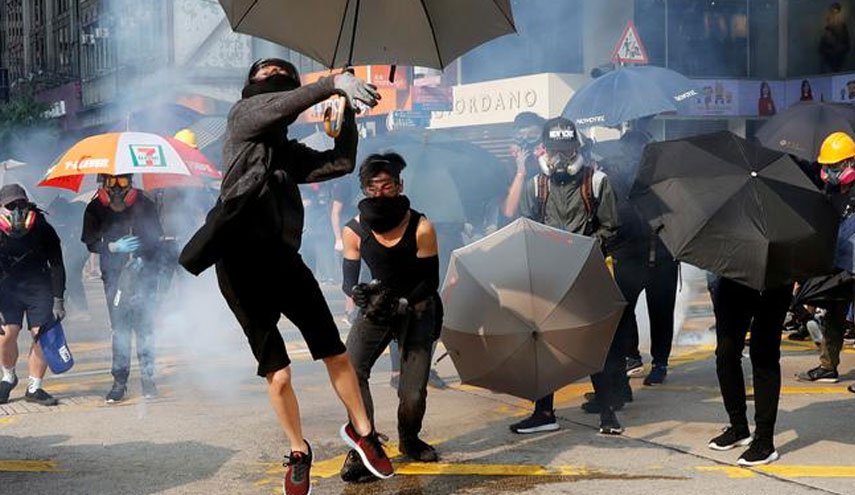 از سرگیری اعتراضات در هنگ کنگ و درگیری پلیس با شورشیان