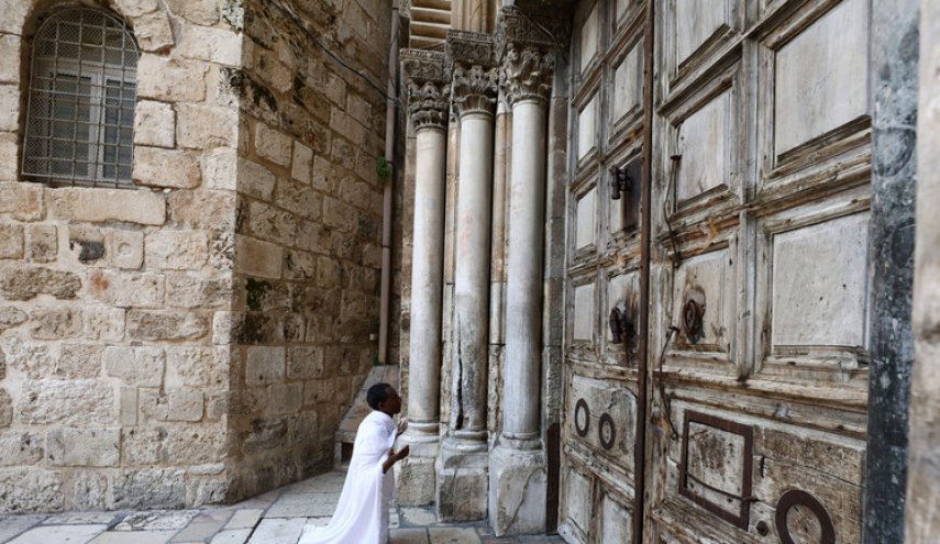 تأجيل فتح أبواب كنيسة القيامة في القدس المحتلة
