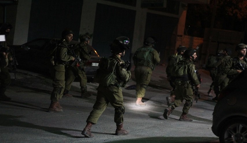 قوات الاحتلال تقتحم جبل المكبر بالقدس وتعتقل شابين شقيقين
