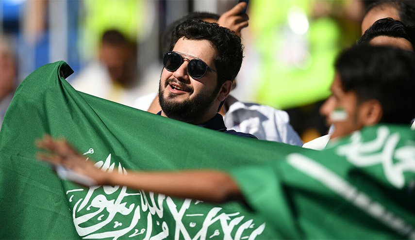 أمر باعتقال لاعب دولي سابق نشر معلومات حول موعد فتح مساجد السعودية!