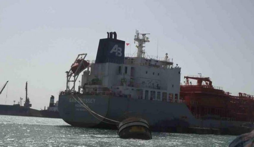  العدوان السعودي يواصل احتجازه أكثر من 20 سفينة يمنية